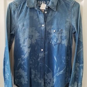 NWT GAP 1969 Floral Pattern Denim Chambray Button Down Shirt XS